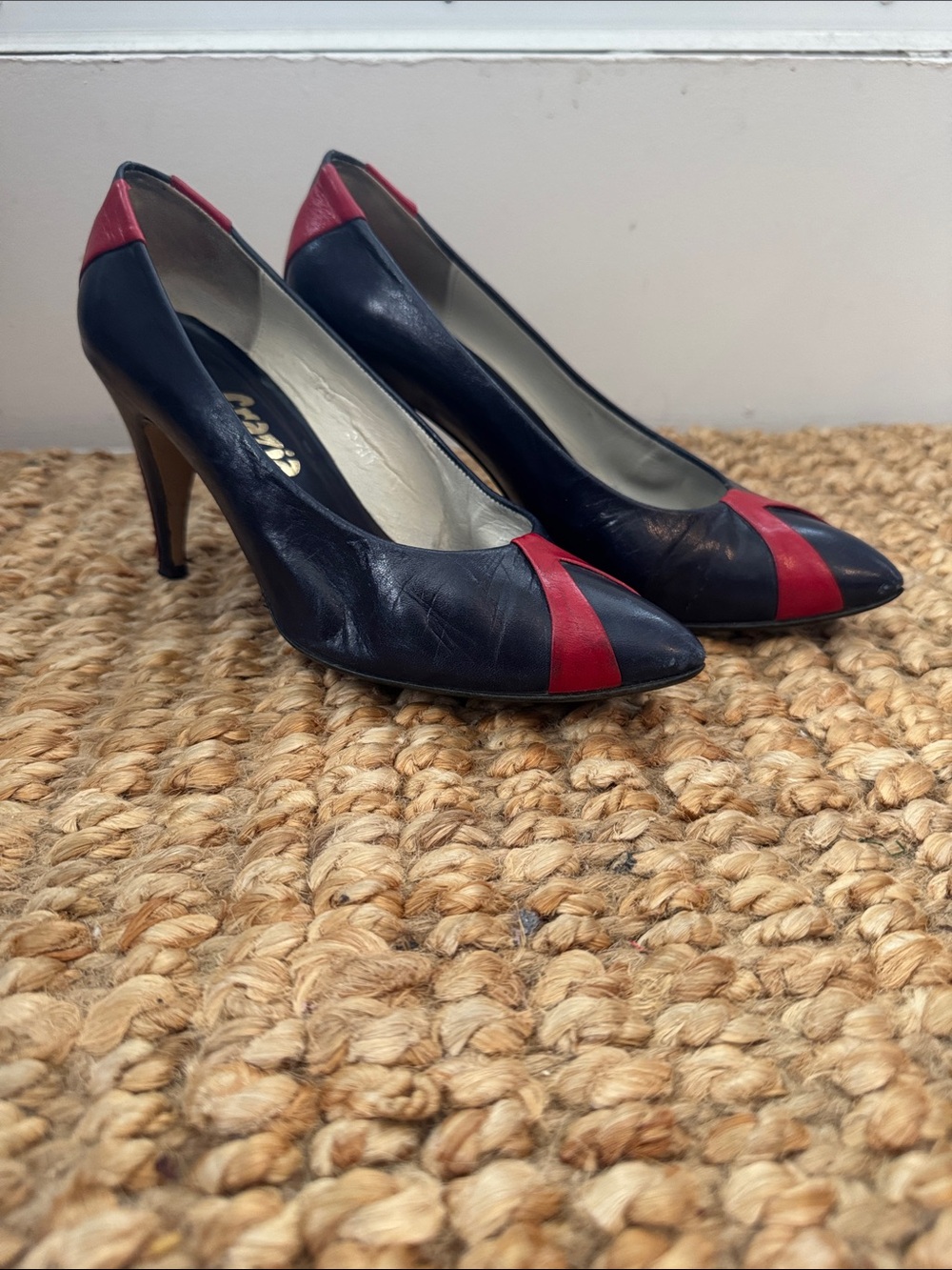 Vintage Ingledew’s Grazia Navy Red Leather Pumps Size 5.5 Made in Spain